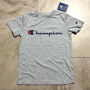 Girl’s small champion t shirt *NEW*